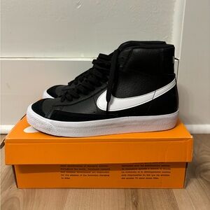 Women’s Nike Blazer Low ‘77